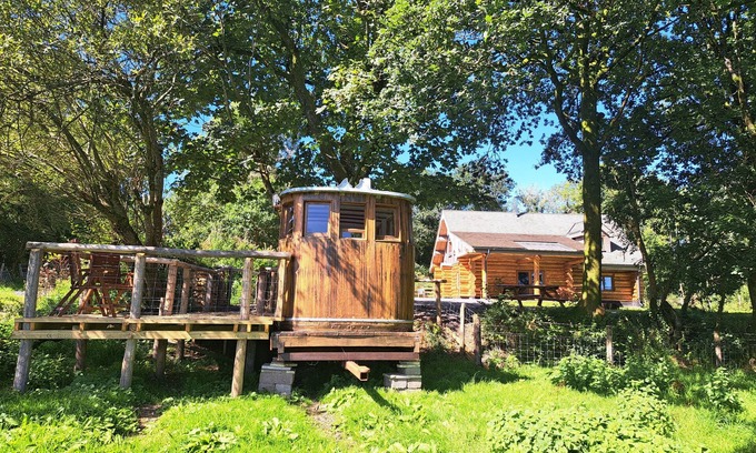 West Buckland Cabina | Hand built Log cabin overlooking the lovely peaceful rural valley of Somerset .