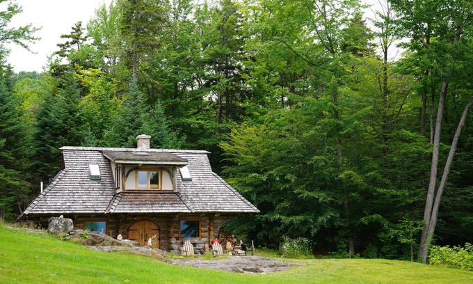 Littleton Cabaña | Hand crafted hilltop cottage
