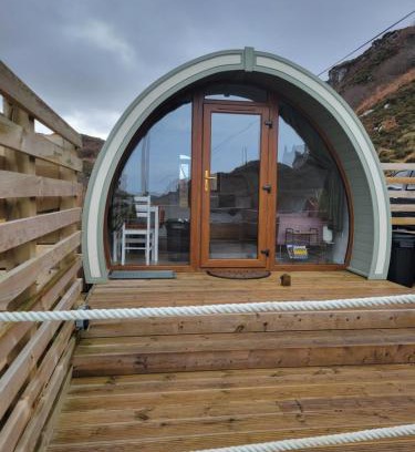 Tarbet Chalet De Esquí | Handa pod in scottish highlands.