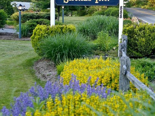 South Harwich Hotel | Handkerchief Shoals Inn