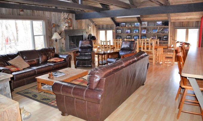 Carbon County Casa | Hanging Bull Lodge
