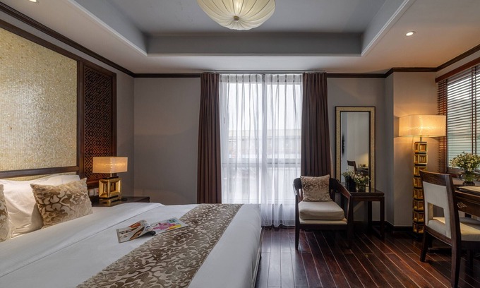 Hang Trong Hotel | Golden Lotus Luxury Hotel