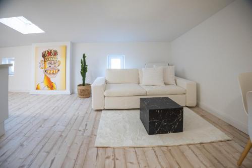 Lubeck City Centre Apartamento | Hanse Villa - Dachloft Königsberg - niedrige Decken