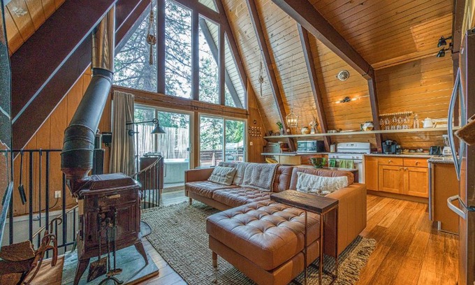 Summit Estates Casa | Happier Cabin