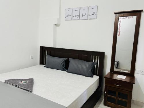 Pottuvil Division 2 Hotel | Happy Bay Arugambay