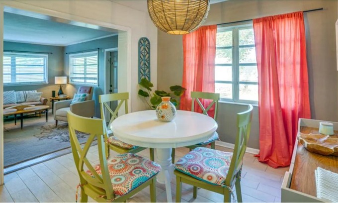 Lakeland Casa | Happy Days at Two Oaks Entire Home Minutes From Beautiful Lake Hollingsworth