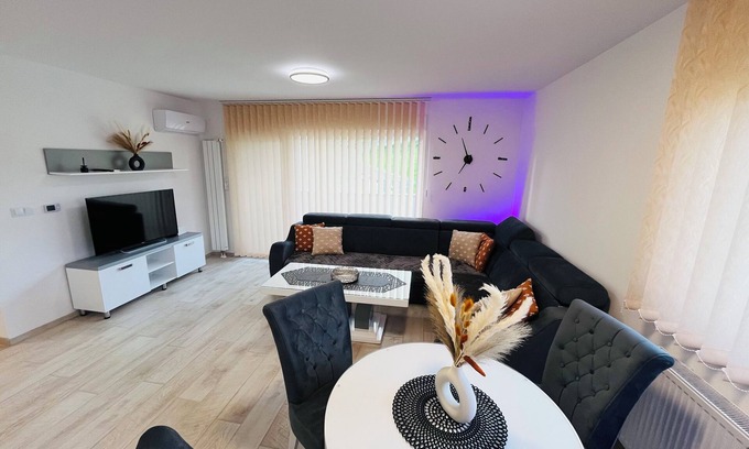 Mali Radic Apartamento | Happy Dreams Oasis Cazin - Full of Feelings