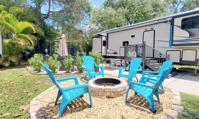 River Ranch Cabaña | HAPPY GLAMPERS RV! Turn-Key Glamping Package! 236