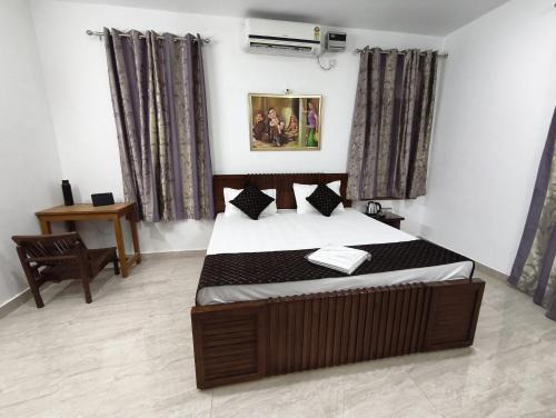 Sainik Farm Casa | Happy Home Stay