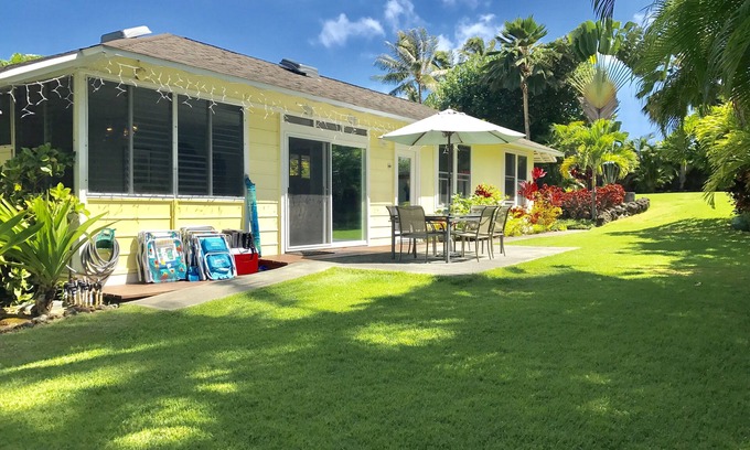 Kalama Tract Casa | ¡Casa feliz en la exquisita propiedad junto a la playa de Kailua!