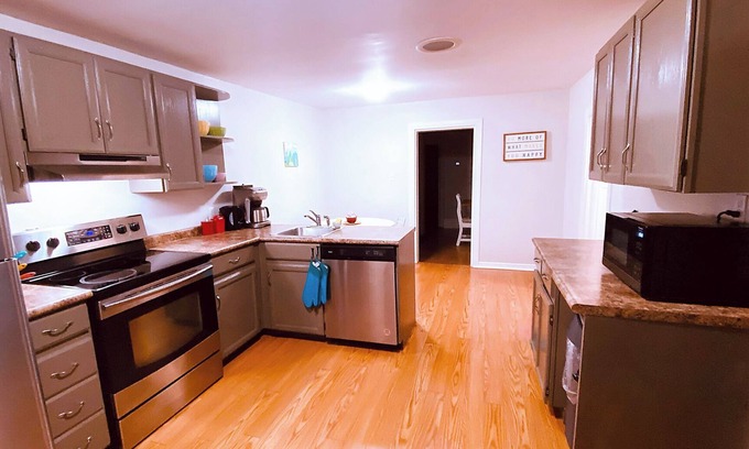 Inner Harbour Casa | Happy House - perfect for family gatherings | Free Parking | Downtown