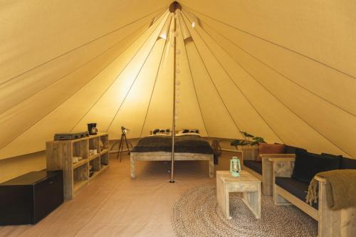 Zuna Casa | Happy in the meadow tent with private sanitary facilities 2 pers.