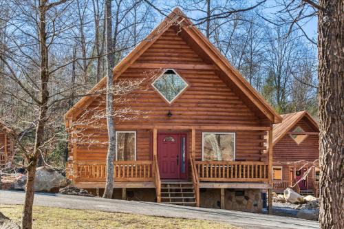 White Oak Lodge Casa | Happy Vibes Cabin - The Name Says It All!