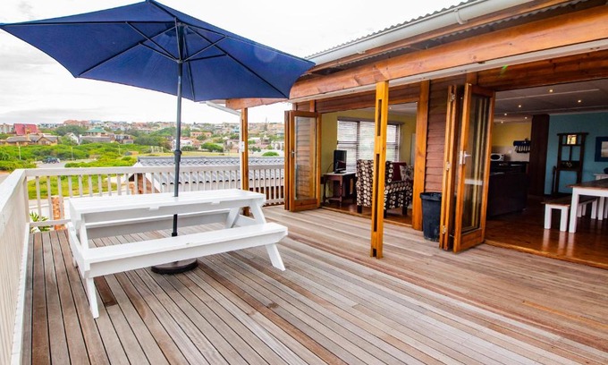 Jeffreys Bay Casa | Happy Waves Holiday Home