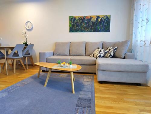 Tartu Apartamento | HARAKA APARTMENT WITH SUNSET BALCONY
