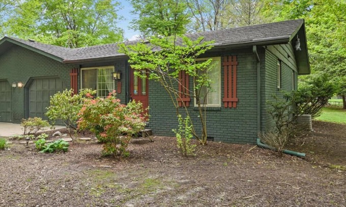 Harbert Cabaña | HARBOR COUNTRY: Minutes from Warren Dunes State Park and downtown Sawyer