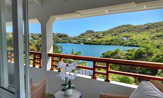 Calivigny Casa | Harbor Haven Luxury Retreat II - VEHICLE INCLUDED