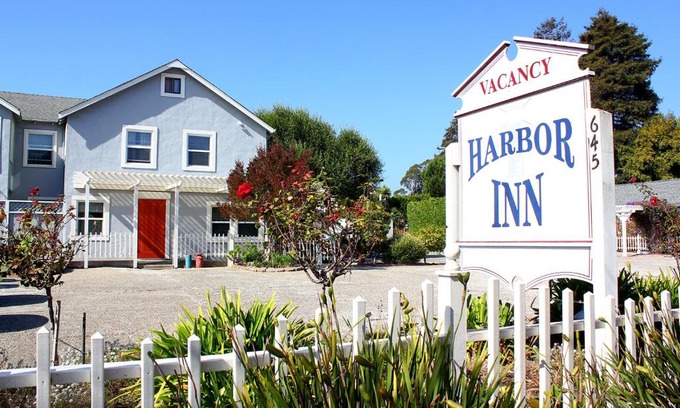 Eastside Santa Cruz Hotel | Harbor Inn
