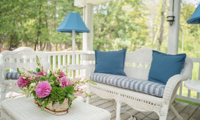 Harbor Springs Cabaña | Harbor Shady Acre Cottage Next to Nature Preserve and Minutes From Downtown HS