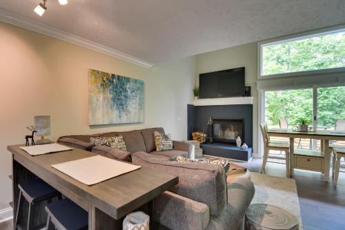 Harbor Springs Apartamento | Harbor Springs Condo about 6 Mi to Lake Michigan!