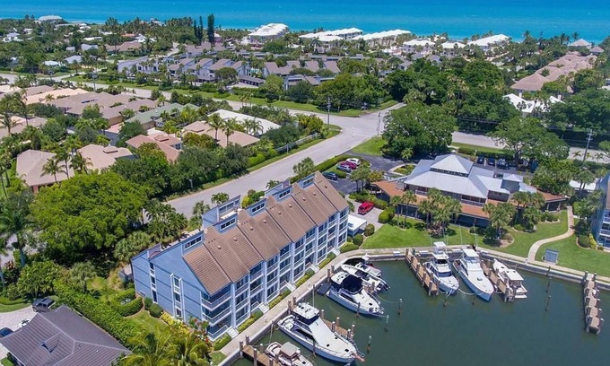 South Beach Condominio | Harbor View and short walk to ocean