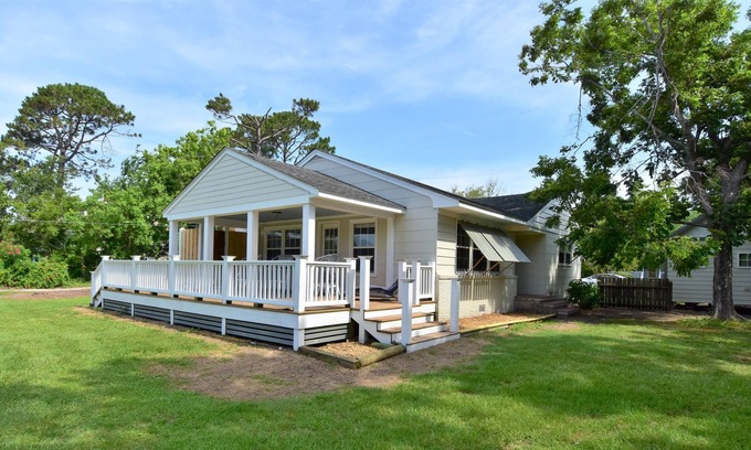 Marshallberg Casa | Harbor View from a spectacular porch!