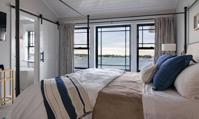 West Mystic Casa | Harbor View Landing Mystic CT - The Mystic Waterfront House - Third Floor Only