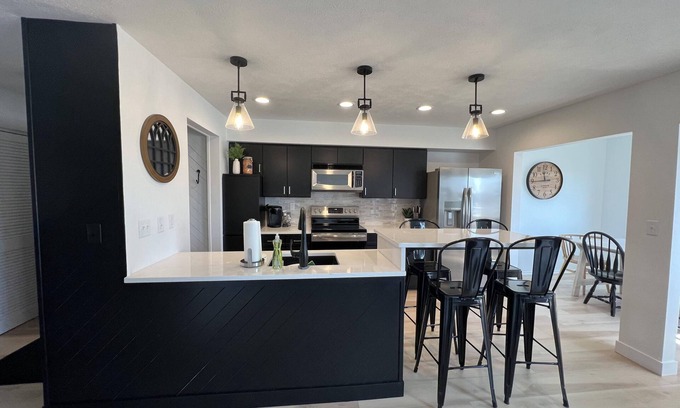 Huron Condominio | Harborview on the water - sleeps 20!
