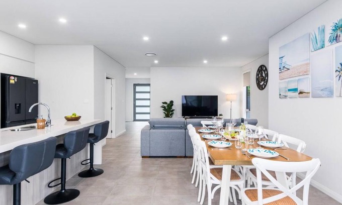 Shell Cove Casa | 'Harbour Escape' A Pristine Beachside Lifestyle