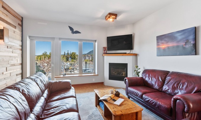 Ucluelet Condominio | Harbour Hideaway I Waterfront I Marina I BBQ