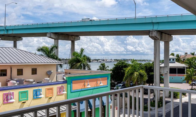 Fort Myers Beach Apartamento | Harbour House at the Inn 307