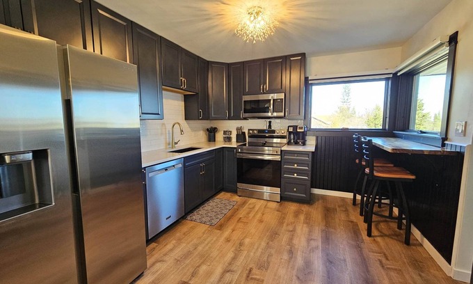 Grand Marais Casa | Harbour View Getaway- unique, fully renovated 1 block from the lake!
