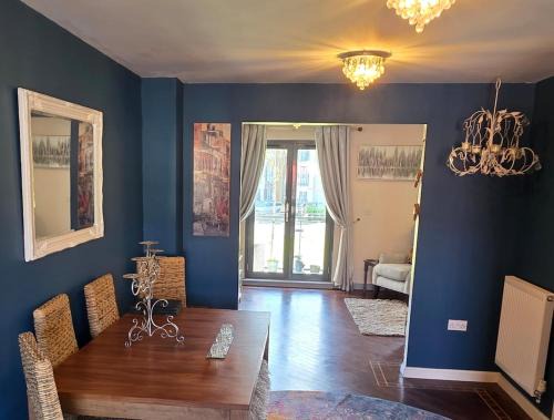 Castle Casa | Harbour View Haven – Modern 3BR Marina Home