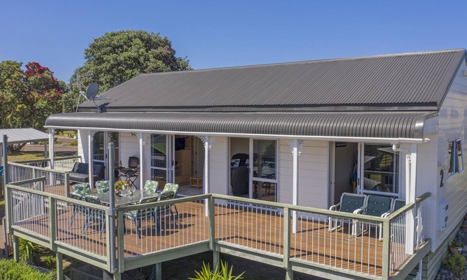 Pauanui Casa | Harbour View Haven - Pauanui Holiday Home