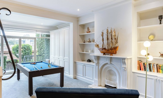 McMahons Point Casa | Harbour View King Bed - Captain's Retreat
