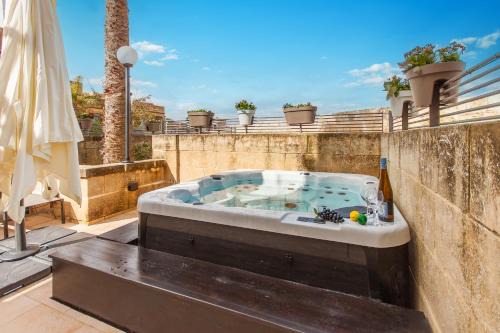 Ghajnsielem Casa | Harbour Views Gozitan Villa Shared Pool - Happy Rentals