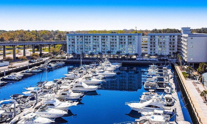 North Myrtle Beach Hotel | Harbourgate Marina Club