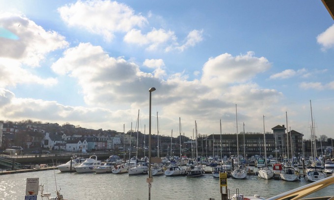 Weymouth Cabaña | HARBOURSIDE HAVEN APARTMENT 1, family friendly in Weymouth