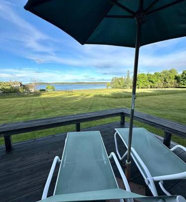 Seawall Casa | Hard Aground - Ocean View - Pet Friendly! SWH