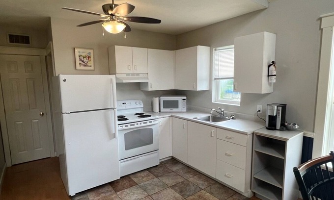 Shediac Cabaña | Hardy's Parlee Beach Chalet #20