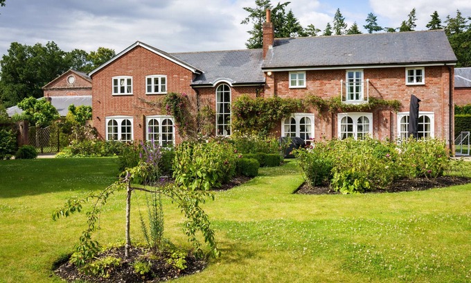 New Forest District Cabaña | Harefield House