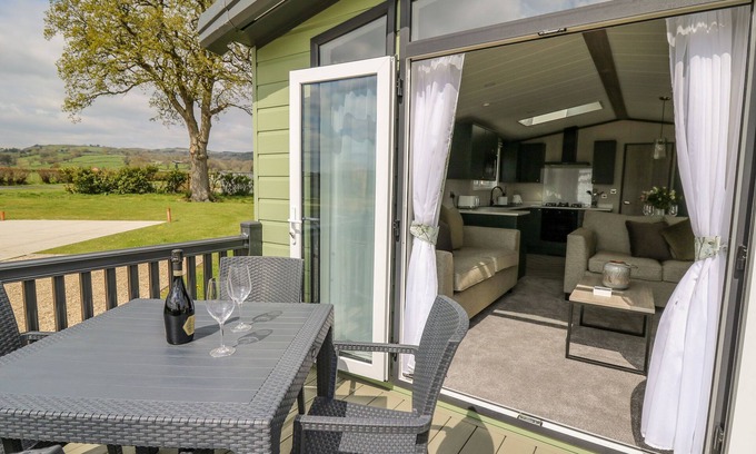Trefeglwys Cabaña | HARES MEADOW, pet friendly, character holiday cottage in Trefeglwys