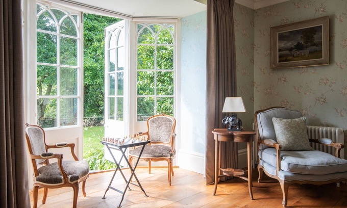 Burgh Island Casa | Harlequin House - a house that sleeps 18 guests in 9 bedrooms