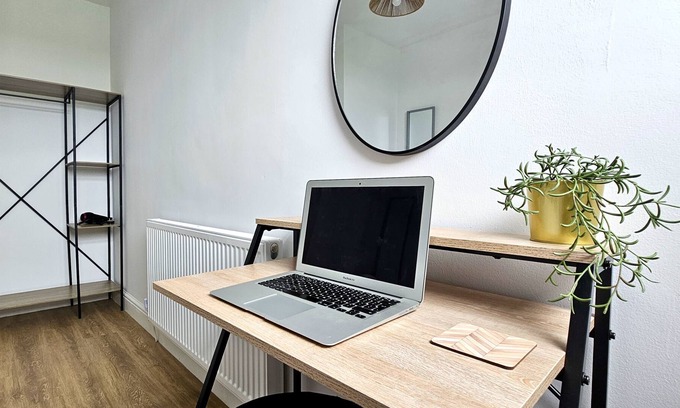 Penylan Apartamento | Harlequin No.4 by Switchback Stays