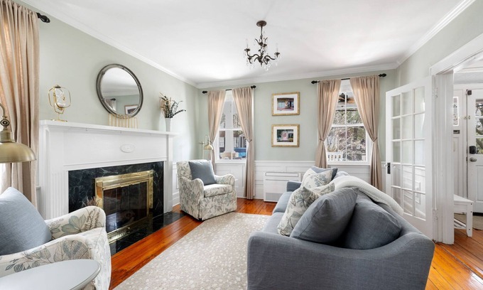 Harleston Village Casa | Harleston Village | Stylish & Spacious Home