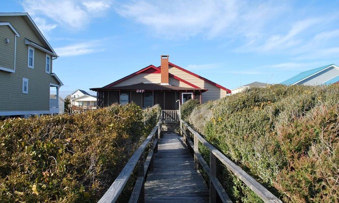 Holden Beach Casa | Harley's Better Half