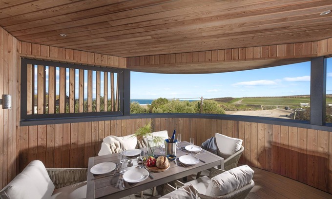 Harlyn Apartamento | Harlyn Penthouse - A superb sea view duplex penthouse just metres from the beach, with two terraces
