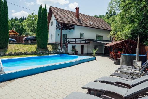Izvoare Casa | Harmónia Kulcsosház Ivó