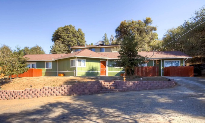 Yosemite Forks Casa | Harmony Hilltop Hideaway
