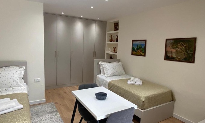 Blloku Apartamento | Harmony Home
